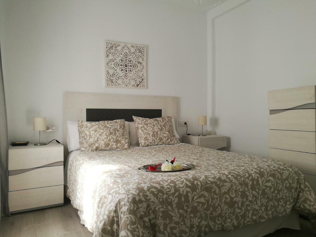 Piso Con Terraza Y Vistas Espectaculares Leilighet Carmona  Eksteriør bilde