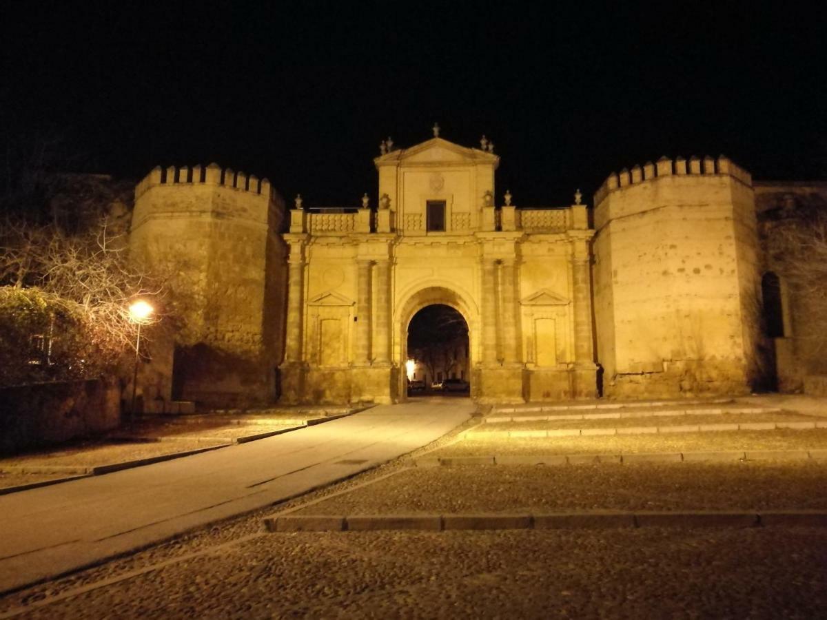 Piso Con Terraza Y Vistas Espectaculares Leilighet Carmona  Eksteriør bilde